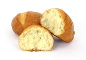 broken-bread-roll-17090065